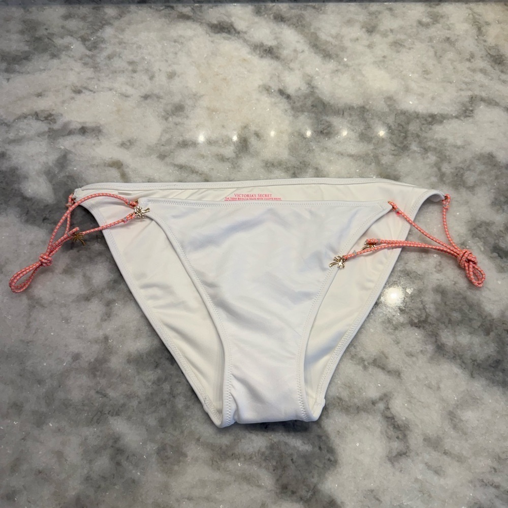 Victoria’s Secret White Bikini Bottom Pink Tie Sides Gold Charm Detail Size L - Picture 6 of 7